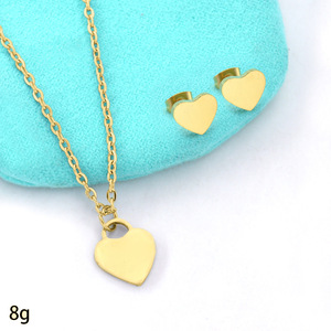 Set di Gioielli con Collana a Catena <span class=keywords><strong>in</strong></span> <span class=keywords><strong>Acciaio</strong></span> Inossidabile e Orecchini con Pendente a Forma di Cuore <span class=keywords><strong>in</strong></span> Due Pezzi - Product Image 4