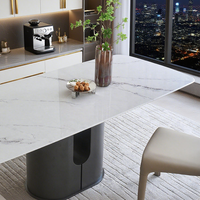 Table à manger haut de gamme en marbre Meubles en acier au carbone de conception spéciale pour salle à manger pour la maison ou l'hôtel