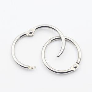 Cintas para ropa, Hebillas colgantes, Clips para calendario de escritorio, Clips de papelería de hierro, Anillas para <span class=keywords><strong>libros</strong></span>, Clips para actividades, Clips metálicos plegables, Llavero - Product Image 2