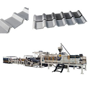Machine d'extrusion de feuilles ondulées en <span class=keywords><strong>polycarbonate</strong></span> en nid d'abeille pour tuiles de toiture creuses en PC de 2100 mm de largeur, moteur SIEMENS PET - Product Image 1