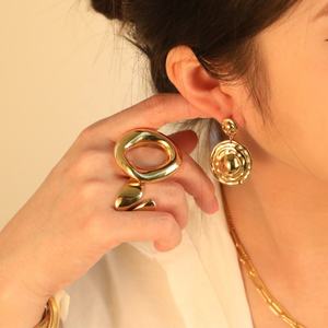 Bagues géométriques minimalistes personnalisées pour femmes, bijoux fantaisie, anneaux creux irréguliers en acier inoxydable plaqué or 18 carats, bagues épaisses - Product Image 1