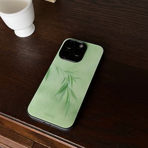 Étui de téléphone pliable rouge en TPU+PC avec sangle pour 15/14/13 Pro/i17 Pro, design Astronaute, protection de l'appareil photo - Product Image 3