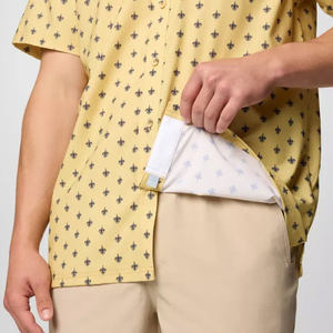 Sudadera con capucha de camuflaje estilo cola de pez Bali, camisa de pesca con botones personalizable de la mejor calidad con protección solar UPF 50. - Product Image 6