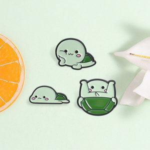 Ensemble d'épingles en émail tortue kawaii mignonnes, adorables broches tortue de dessin animé pour la décoration de sac à dos - Product Image 1