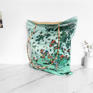 Bolsa de Compras Reutilizable de Gran Capacidad, Resistente, con Cierre de Cremallera Impermeable, Decoración Bordada y Forro de Poliéster - Product Image 3