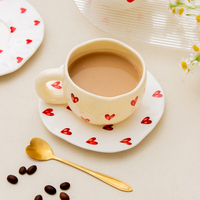 Ins forma irregular lindo corazón taza de café platillo conjunto pareja regalo logotipo impreso cerámica personalizada tazas de café espresso