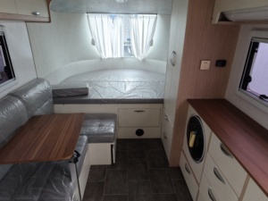 Caravane <span class=keywords><strong>de</strong></span> camping personnalisée, hôtel mobile <span class=keywords><strong>de</strong></span> luxe à double essieu, brevetée, pour camping-car familial <span class=keywords><strong>de</strong></span> luxe, caravane <span class=keywords><strong>de</strong></span> voyage mobile avec cuisine - Product Image 5