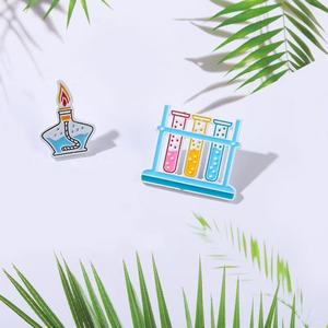 Accesorios personalizados de mochila para manualidades de Metal, broche personalizado para suministros químicos físicos para microscopio de lámpara de Alcohol - Product Image 3
