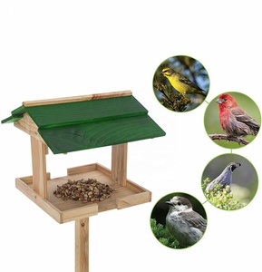 Truyền thống ngoài trời Vườn trang trí thân thiện với môi thu hút chim hoang dã Gỗ Đứng Gỗ <span class=keywords><strong>Bird</strong></span> <span class=keywords><strong>Feeder</strong></span> với mái nhà và kệ - Product Image 3
