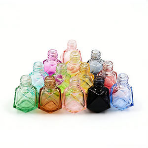 Bouteilles en verre vides de 8 ml pour diffuseur d'arômes de voiture, flacons de parfum suspendus pour voiture avec bouchon en bois et bouchon à vis hermétique – Vente en gros - Product Image 3