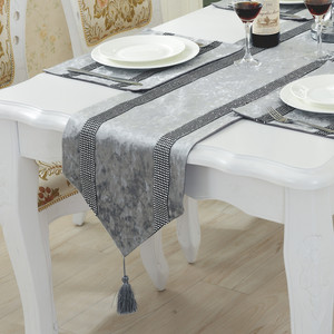 <span class=keywords><strong>Chemin</strong></span> <span class=keywords><strong>de</strong></span> <span class=keywords><strong>table</strong></span> en velours <span class=keywords><strong>de</strong></span> luxe avec strass, broderie, diamants, bleu, pour décoration <span class=keywords><strong>de</strong></span> fête <span class=keywords><strong>de</strong></span> mariage - Product Image 2