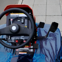 Tondeuse autoportée Zoomye robuste avec capacité de montée de 25 degrés, 365 kg, pour vergers en pente, vente en gros pour usines