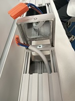 Plafonnier LED linéaire commercial sans soudure, design tendance, avec CRI 90, IP20, garantie 5 ans, idéal pour les bureaux