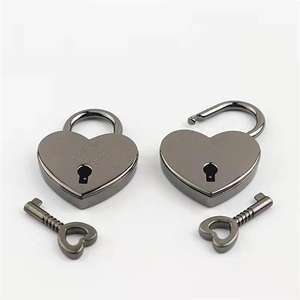 Candados Miniatura de Estilo Antiguo Vintage en Forma de Corazón con Llave y Decoración para Regalo - Product Image 4