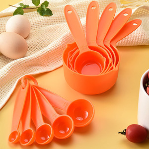 Venta al por mayor de fábrica: Juego de 10 piezas de utensilios de repostería coloridos, contenedor de plástico PP para <span class=keywords><strong>leche</strong></span> <span class=keywords><strong>en</strong></span> <span class=keywords><strong>polvo</strong></span> y tazas y cucharas medidoras para DIY. - Product Image 3