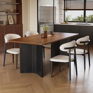 Özel Tasarım Modern Siyah ve Ceviz Rengi Yemek Masası Takımı, 4-6 Kişilik, Yaratıcı Dalga Şeklinde Ayak ve Yüksek Kaliteli Döşemeli Sandalyeler - Product Image 2