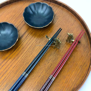 طقم عيدان طعام فاخر بتصميم الحصان، زوجان مع أطباق وحوامل عيدان طعام متناسقة، أزرق وأحمر، طقم أدوات مائدة للهدايا - Product Image 4