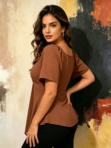 เสื้อผู้หญิงไซส์ใหญ่ สีน้ำตาล คอวี ผูกปมด้านหน้า แขนสั้น ทรงหลวมชายเสื้อไม่สมมาตร สไตล์ลำลอง - Product Image 3