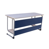 Bureau d'ordinateur double en bois pour étudiants, structure robuste, avec support pour processeur et étagères