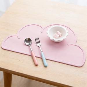 แผ่นรองจานซิลิโคนรูปทรงเมฆ ปลอดสาร BPA เกรดอาหาร ไม่ลื่น กันน้ำ สำหรับเด็กทารก เด็กวัยหัดเดิน เด็กโต ใช้กับโต๊ะอาหาร เก้าอี้สูง - Product Image 2