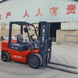 Chariot élévateur diesel d'occasion Heli H2000 30, marque chinoise, 3 mâts, 4,5 mètres - Product Image 4