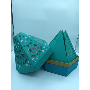Boîte cadeau en carton chic et tendance pour parfums et cosmétiques, forme spéciale, personnalisable - Product Image 2