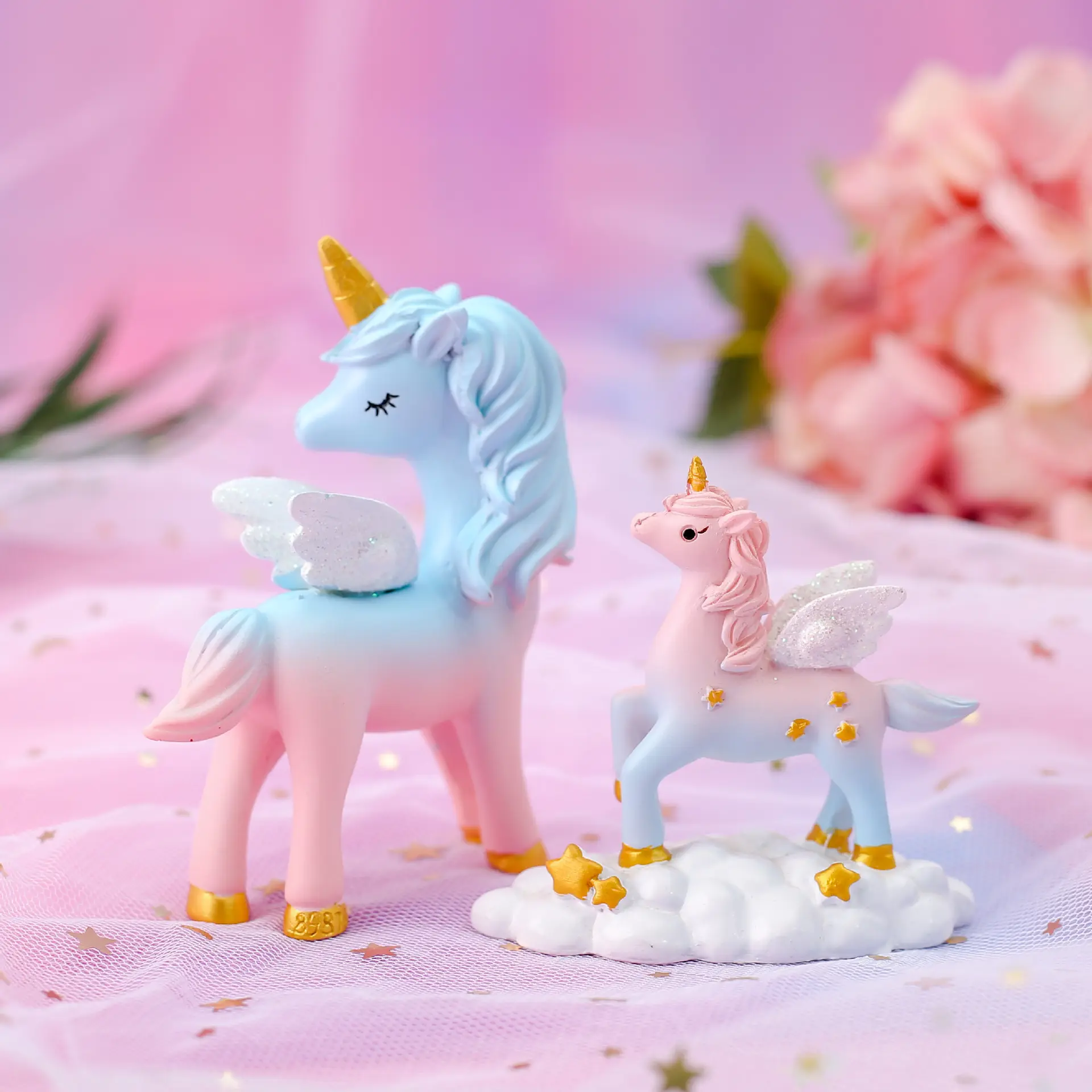 卸売2024子供の誕生日パーティーの装飾用品ミニ樹脂置物モデルケーキトップデコレーション
