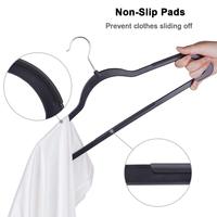 Cintres de penderie AINARE en plastique ABS antidérapants avec revêtement TPR, crochets métalliques pivotants, gain de place pour chemises et vestes