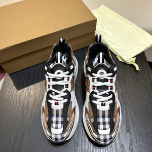 Sneakers de luxe pour hommes et femmes, style décontracté, tricotées, légères, respirantes, pour la marche et le sport. - Product Image 5