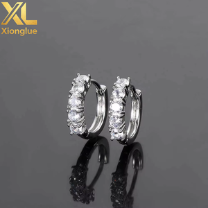 Pendientes de lujo personalizados para mamá con circonitas cúbicas amarillas y logotipo personalizado, aretes de oro con circonitas. - Product Image 2