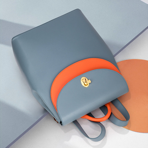 <span class=keywords><strong>Zaino</strong></span> da <span class=keywords><strong>donna</strong></span> Bagpack in vera pelle <span class=keywords><strong>blu</strong></span> di design di lusso con Logo del marchio personalizzato con serratura in metallo di alta qualità - Product Image 2