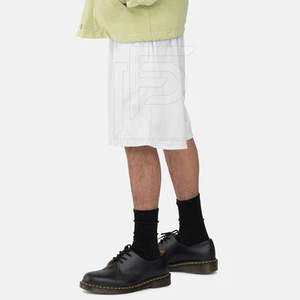 Shorts de sport pour homme à taille mi-haute avec fermeture élastique - Tissu en maille respirant, écologique, à séchage rapide, coupe-vent, style urbain, uni - Product Image 4