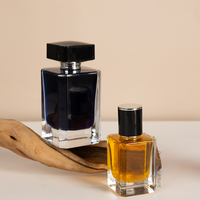 Vente chaude 30ml 50ml 100ml Forme Carrée Transparent Personnaliser Boîte Emballage Vide Verre Bouteilles De Parfum En Vrac Avec Pompe