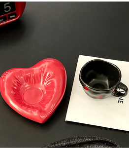 Venta al por mayor de fábrica: Tazas y platos en forma de corazón, tazas de café de cerámica, tazas de leche de alta calidad, tazas para café y latte art para el hogar. - Product Image 6