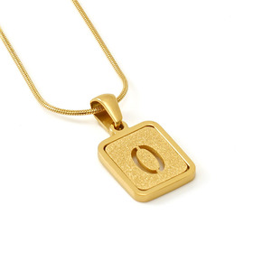 Bán Buôn Thép Không Gỉ Đồ Trang Sức Rắn Chuỗi Hollow Chữ Mặt Dây Chuyền Vòng Cổ Mạ Vàng Bảng Chữ Cái Vòng Cổ Cho Nam Giới Và Phụ Nữ - Product Image 6