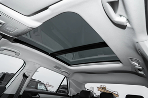 Volkswagen <span class=keywords><strong>T</strong></span>-<span class=keywords><strong>Roc</strong></span> SUV Compatto 2026, 5 Posti, 5 Porte, Cambio Automatico, Velocità Massima 200 km/h, Motore 1.5T, Guida a Sinistra - Product Image 5