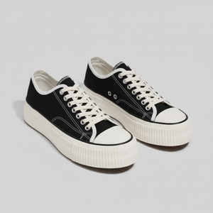 Scarpe classiche alla moda in tela bianca per donne vestito estivo da studente Semi-pantofole traspiranti scarpe da biscotti comode - Product Image 1