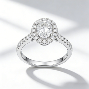 Bague de fiançailles en platine avec diamant ovale de 1 carat cultivé en laboratoire, halo et pierres latérales, bijoux classiques pour femmes certifiés IGI - Product Image 2