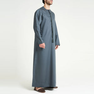 Túnica Tradicional Musulmana de Alta Calidad, Thobe Informal y Modesto para Hombre, Largo hasta el Suelo, Manga Larga, Poliéster, en Venta - Product Image 3