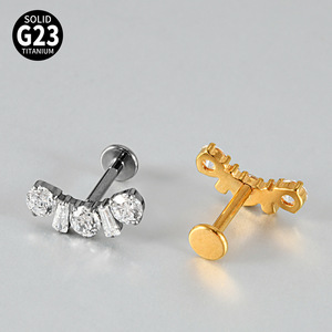 Bijoux de <span class=keywords><strong>piercing</strong></span> tendance <span class=keywords><strong>en</strong></span> titane F136 G23, zircon rond brillant exquis, clous à base plate à filetage interne pour oreille et lèvre - Product Image 4