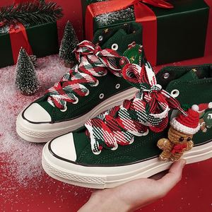 Lacets en polyester tricotés multicolores larges pour chaussures décontractées, motif renne de Noël et homme en pain d'épices, vente en gros transfrontalière - Product Image 1