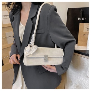 2024 Schlussverkauf Kunstleder-Handtaschen Damen reine Farbe Bowknot Unterarm-Schultertasche Rechteckige Marken-Designer-Taschen für Mädchen - Product Image 5