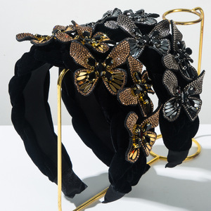 Diadema de novia vintage con borde ancho de borreguito y diamantes incrustados para mujer - Product Image 1