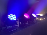 L'étape extérieure de lavage allume le stroboscope de faisceau allumant le pair de bourdonnement de RGBW IP65 7x40w LED pour le théâtre de concert du DJ