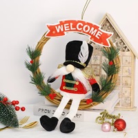 Ensemble de décorations de Noël : Casse-noisette, Gardien, Poupée nain sans visage, Soldat britannique en uniforme militaire, Guirlande de vigne, Plaque de bienvenue en bois