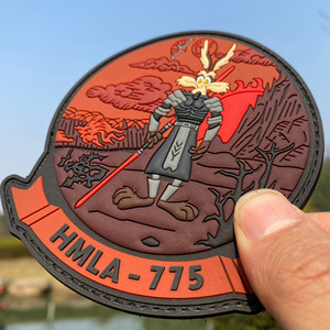 Высококачественные резиновые нашивки от производителя на заказ мягкие резиновые тисненые нашивки с крючками и петлями из ПВХ для одежды - Product Image 2