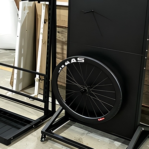 Présentoir sur pied en métal personnalisé pour roues de <span class=keywords><strong>vélo</strong></span>, support commercial pour jantes de <span class=keywords><strong>vélo</strong></span> pour magasins de détail - Product Image 6