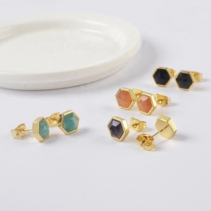 Wholesale Fashion Women Cheap Gold Plated <strong>Amethyst</strong> Hexagon Natural Crystal Gemstone <strong>Stud</strong> <strong>Earings</strong> - Product Image 3
