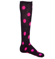 Vente en gros de chaussettes tendances de luxe pour femmes, chaussettes marron à pois, marque célèbre, collants gg, taille unique, bas pour femmes