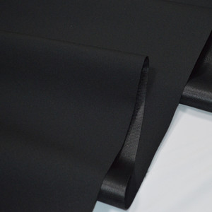 Doux non bruyant imperméable à l'huile 3 couches 100% tissu de veste de costume en polyester extensible mécanique pour vêtements d'extérieur - Product Image 2